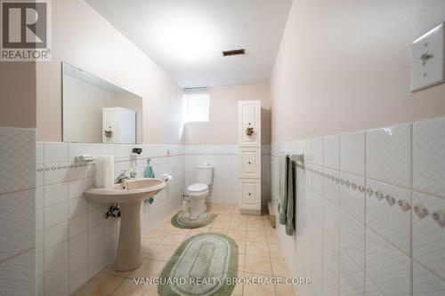 5 Norris Place, Toronto (Humberlea-Pelmo Park), ON - Indoor Photo Showing Bathroom