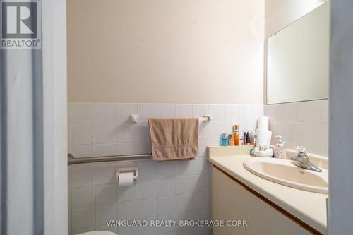 5 Norris Place, Toronto (Humberlea-Pelmo Park), ON - Indoor Photo Showing Bathroom