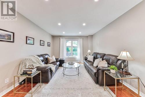 1368 Outlook Terrace, Oakville, ON - Indoor Photo Showing Living Room