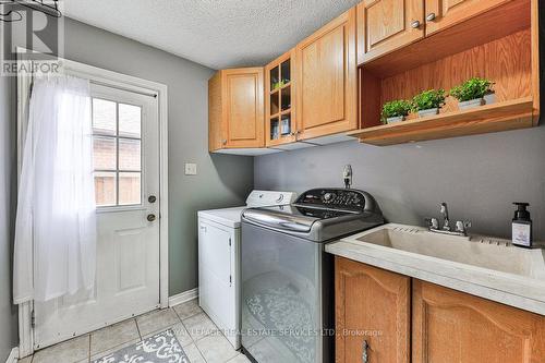 1368 Outlook Terrace, Oakville, ON - Indoor Photo Showing Laundry Room