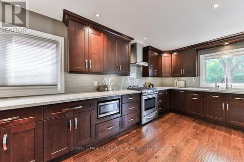 1368 Outlook Terrace, Oakville, ON - Indoor Photo Showing Kitchen With Upgraded Kitchen