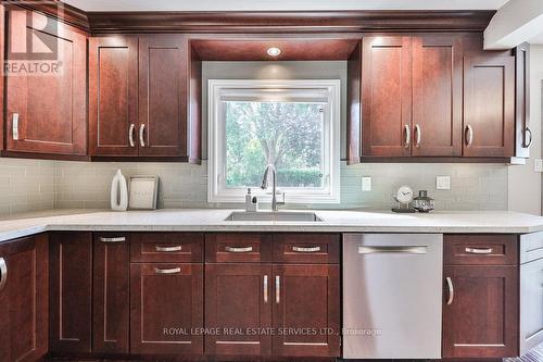 1368 Outlook Terrace, Oakville, ON - Indoor Photo Showing Kitchen