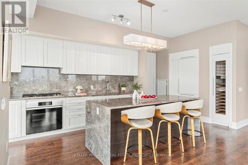 1401 - 8 Ann Street, Mississauga (Port Credit), ON - Indoor Photo Showing Kitchen With Upgraded Kitchen