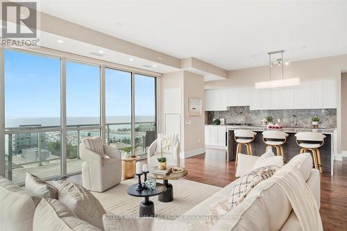 1401 - 8 Ann Street, Mississauga, ON - Indoor Photo Showing Living Room