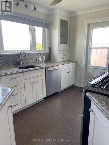 832 Cedar Glen Road, Kawartha Lakes, ON - Indoor Photo Showing Kitchen