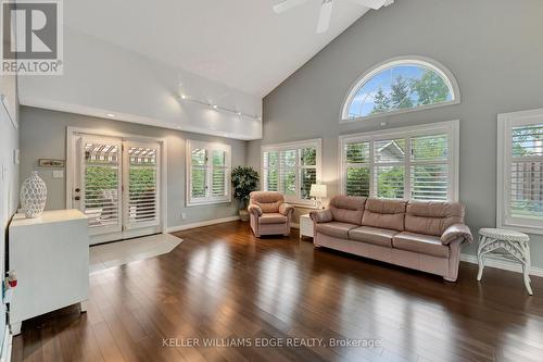 32 Old Orchard Drive, Hamilton (Riverdale), ON - Indoor Photo Showing Living Room