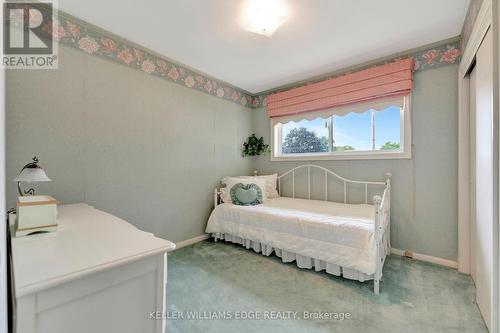 32 Old Orchard Drive, Hamilton (Riverdale), ON - Indoor Photo Showing Bedroom