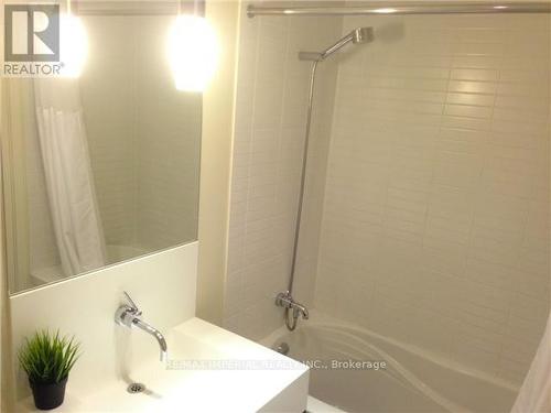 1602 - 110 Charles Street E, Toronto, ON - Indoor Photo Showing Bathroom