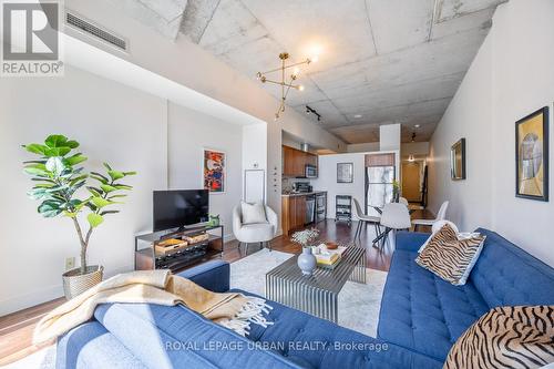 529 - 33 Mill Street, Toronto (Waterfront Communities), ON - Indoor Photo Showing Living Room