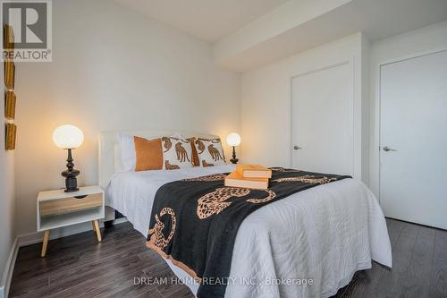 2017 - 121 Mcmahon Drive, Toronto (Bayview Village), ON - Indoor Photo Showing Bedroom