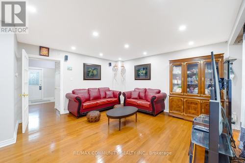 91 Tineta Crescent, Toronto (Agincourt South-Malvern West), ON - Indoor Photo Showing Living Room