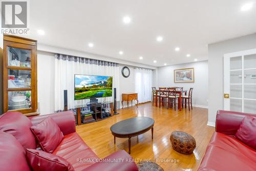 91 Tineta Crescent, Toronto (Agincourt South-Malvern West), ON - Indoor Photo Showing Living Room