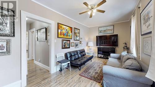 217 Celina Street, Oshawa, ON - Indoor Photo Showing Living Room