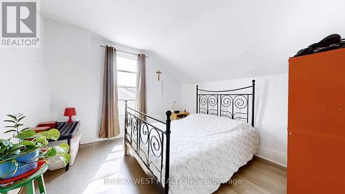 217 Celina Street, Oshawa, ON - Indoor Photo Showing Bedroom