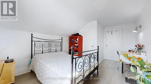 217 Celina Street, Oshawa, ON - Indoor Photo Showing Bedroom