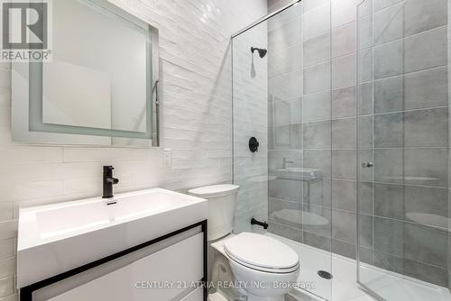 202 - 150 Logan Avenue, Toronto (South Riverdale), ON - Indoor Photo Showing Bathroom