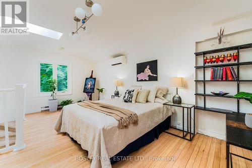 1011 Craven Road, Toronto (Greenwood-Coxwell), ON - Indoor Photo Showing Bedroom