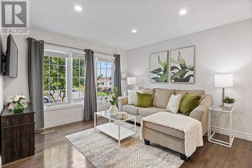 25 Switzer Drive, Oshawa (Centennial), ON - Indoor Photo Showing Living Room