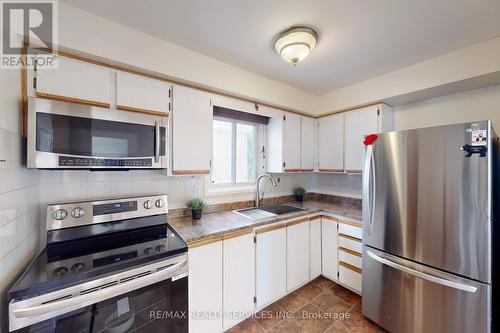 7 Gatsby Square, Brampton (Northgate), ON - Indoor Photo Showing Kitchen With Stainless Steel Kitchen