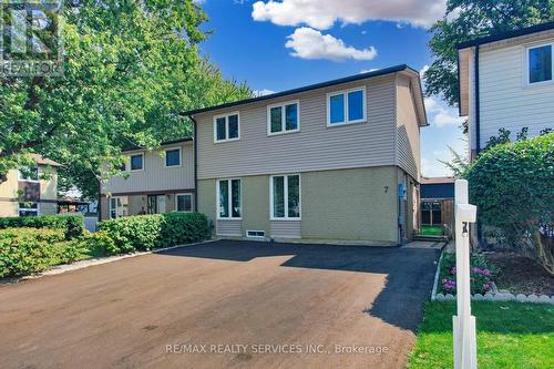 7 Gatsby Square, Brampton (Northgate), ON - Outdoor