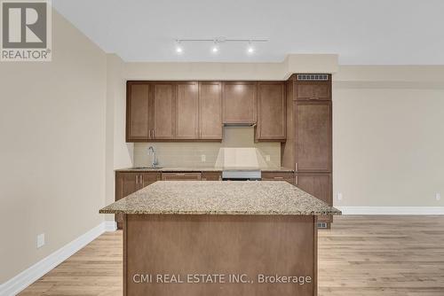 407 - 9075 Jane Street, Vaughan, ON - Indoor Photo Showing Kitchen