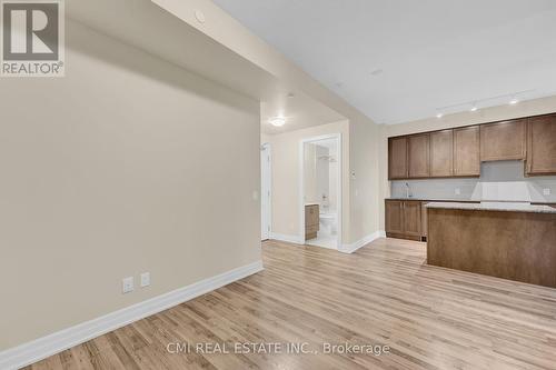 407 - 9075 Jane Street, Vaughan, ON - Indoor Photo Showing Kitchen