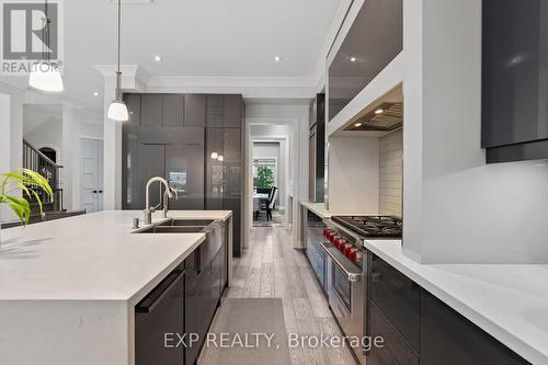 1648 Roslyn Avenue, Innisfil, ON - Indoor Photo Showing Kitchen With Upgraded Kitchen