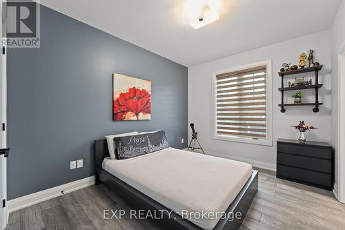 1648 Roslyn Avenue, Innisfil (Alcona), ON - Indoor Photo Showing Bedroom