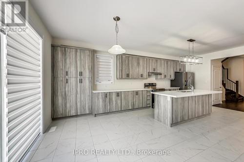 150 Stevenson Crescent, Bradford West Gwillimbury (Bradford), ON - Indoor Photo Showing Kitchen