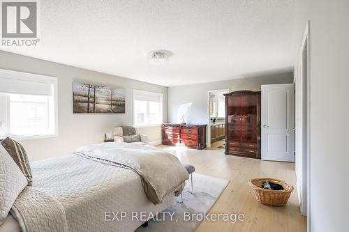 8 Philips Lake Court, Richmond Hill (Jefferson), ON - Indoor Photo Showing Bedroom