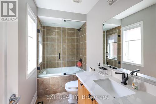 8 Philips Lake Court, Richmond Hill (Jefferson), ON - Indoor Photo Showing Bathroom