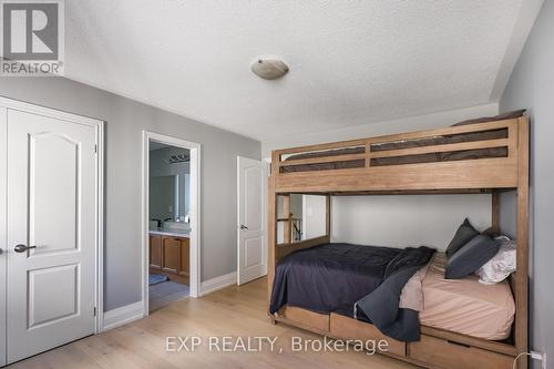 8 Philips Lake Court, Richmond Hill (Jefferson), ON - Indoor Photo Showing Bedroom