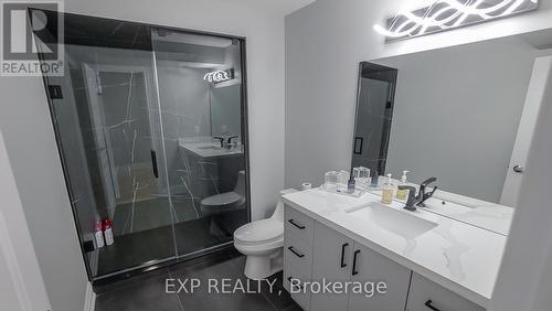 8 Philips Lake Court, Richmond Hill (Jefferson), ON - Indoor Photo Showing Bathroom