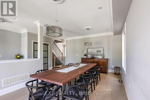 8 Philips Lake Court, Richmond Hill, ON - Indoor Photo Showing Dining Room