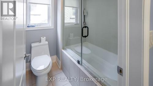 8 Philips Lake Court, Richmond Hill, ON - Indoor Photo Showing Bathroom