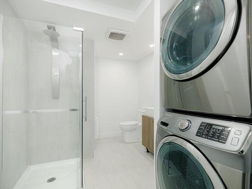 Bathroom - 797 Rue Bourgeois, Beloeil, QC - Indoor Photo Showing Laundry Room