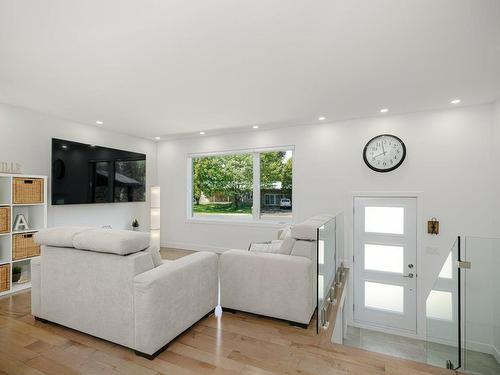 Salon - 797 Rue Bourgeois, Beloeil, QC - Indoor Photo Showing Living Room