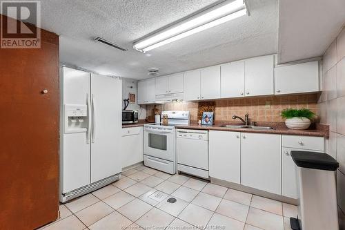 1064 Laporte, Windsor, ON - Indoor Photo Showing Kitchen With Double Sink