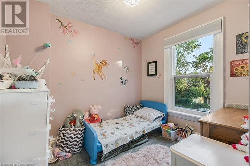 211 Victoria Road S, Guelph, ON - Indoor Photo Showing Bedroom