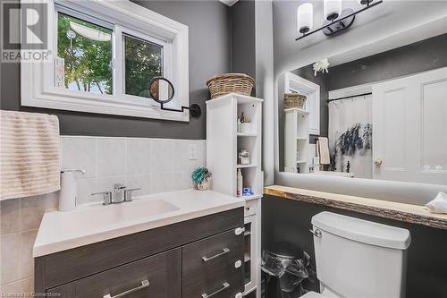 211 Victoria Road S, Guelph, ON - Indoor Photo Showing Bathroom