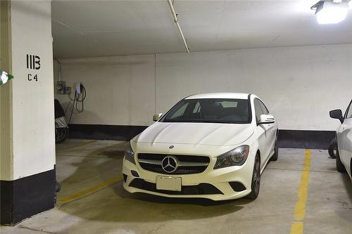 30 Western Battery Road Unit# 341, Toronto, ON - Indoor Photo Showing Garage