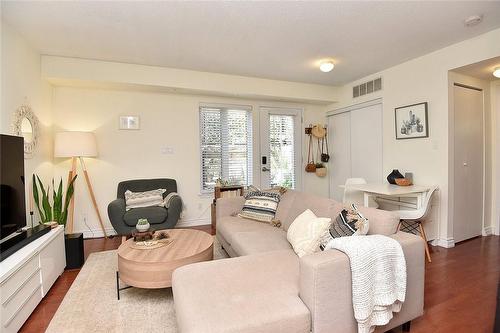 30 Western Battery Road Unit# 341, Toronto, ON - Indoor Photo Showing Living Room