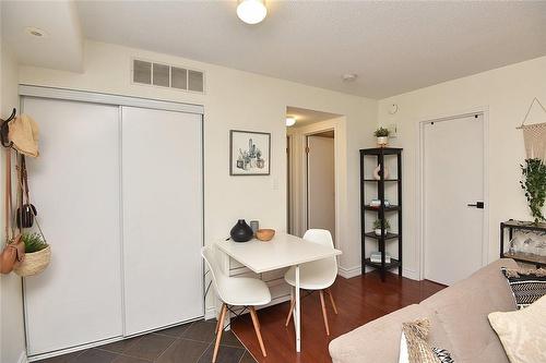 30 Western Battery Road Unit# 341, Toronto, ON - Indoor Photo Showing Dining Room