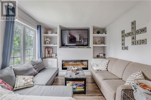 509 Cumberland Street, Cornwall, ON - Indoor Photo Showing Living Room With Fireplace