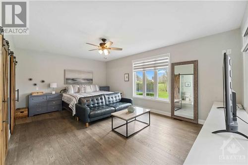 2500 Kearns Way, Greely, ON - Indoor Photo Showing Bedroom