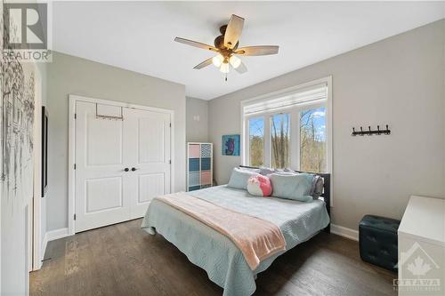 2500 Kearns Way, Greely, ON - Indoor Photo Showing Bedroom