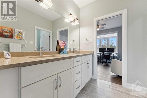 2500 Kearns Way, Greely, ON - Indoor Photo Showing Bathroom