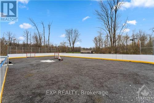 2500 Kearns Way, Ottawa, ON - Outdoor