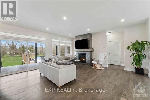 2500 Kearns Way, Ottawa, ON - Indoor Photo Showing Living Room With Fireplace