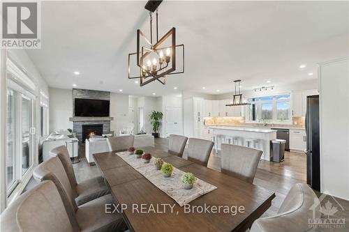 2500 Kearns Way, Ottawa, ON - Indoor Photo Showing Dining Room